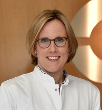 Prof. Dr. Esther Troost Prof. Dr. Esther Troost